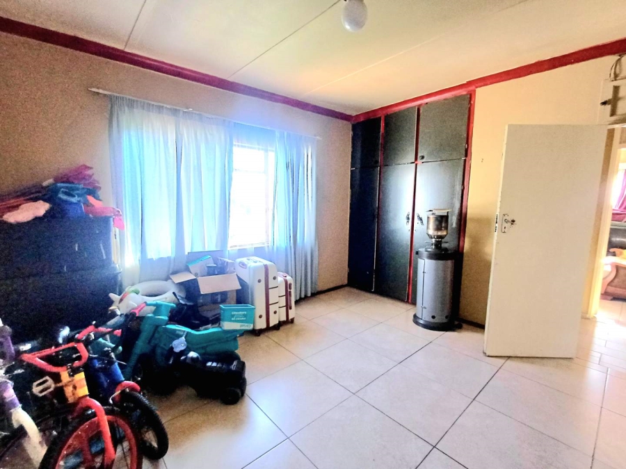 4 Bedroom Property for Sale in Uitsig Free State